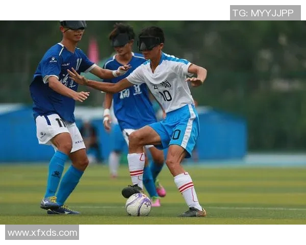 盲人足球明星的奋斗历程与体育精神:超越视障追求卓越的故事