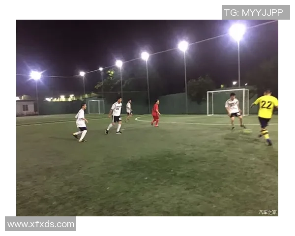 足球明星夜店狂欢:球场外的另一面展现魅力与风采